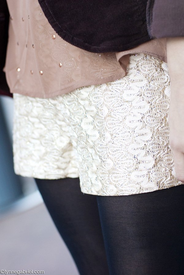 DailyLook Brocade Shorts