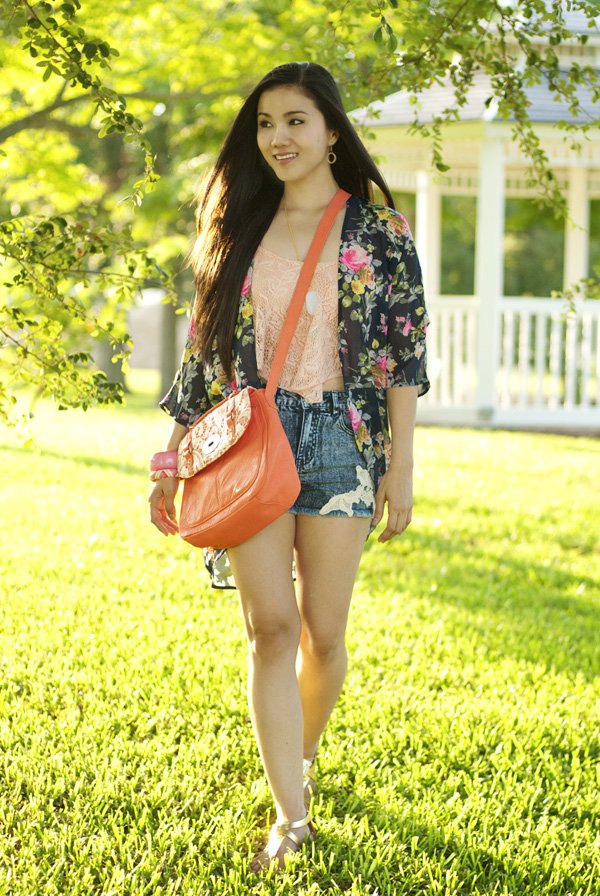 Travel Style Series 1: High-Waisted Shorts + Crop Top + Kimono ...