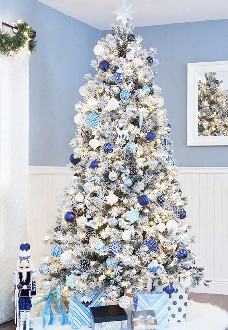 13 Amazingly Beautiful Christmas Tree Decorating Ideas — Whatever Is 